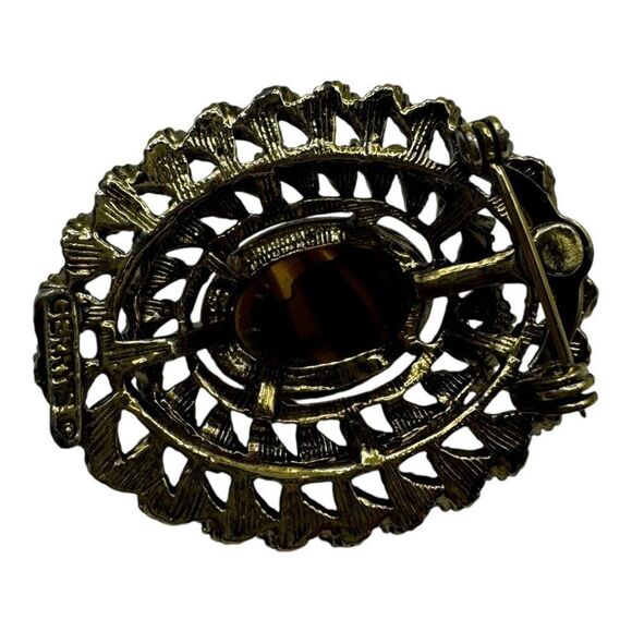 Vintage Gerris TCameo Brooch With Antiqued Gold-Tone Filigree & Brown Resin Oval - Picture 3 of 7